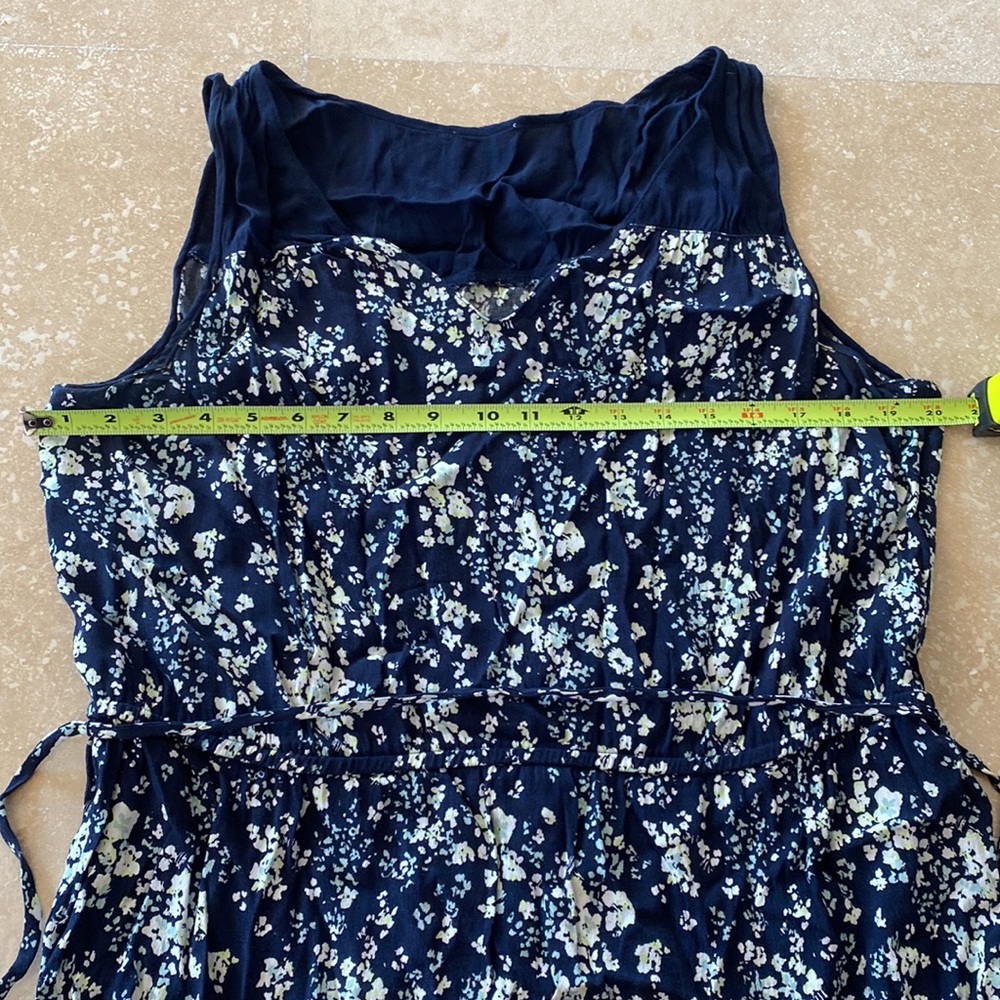 Loft Dress - Picture 5 of 7